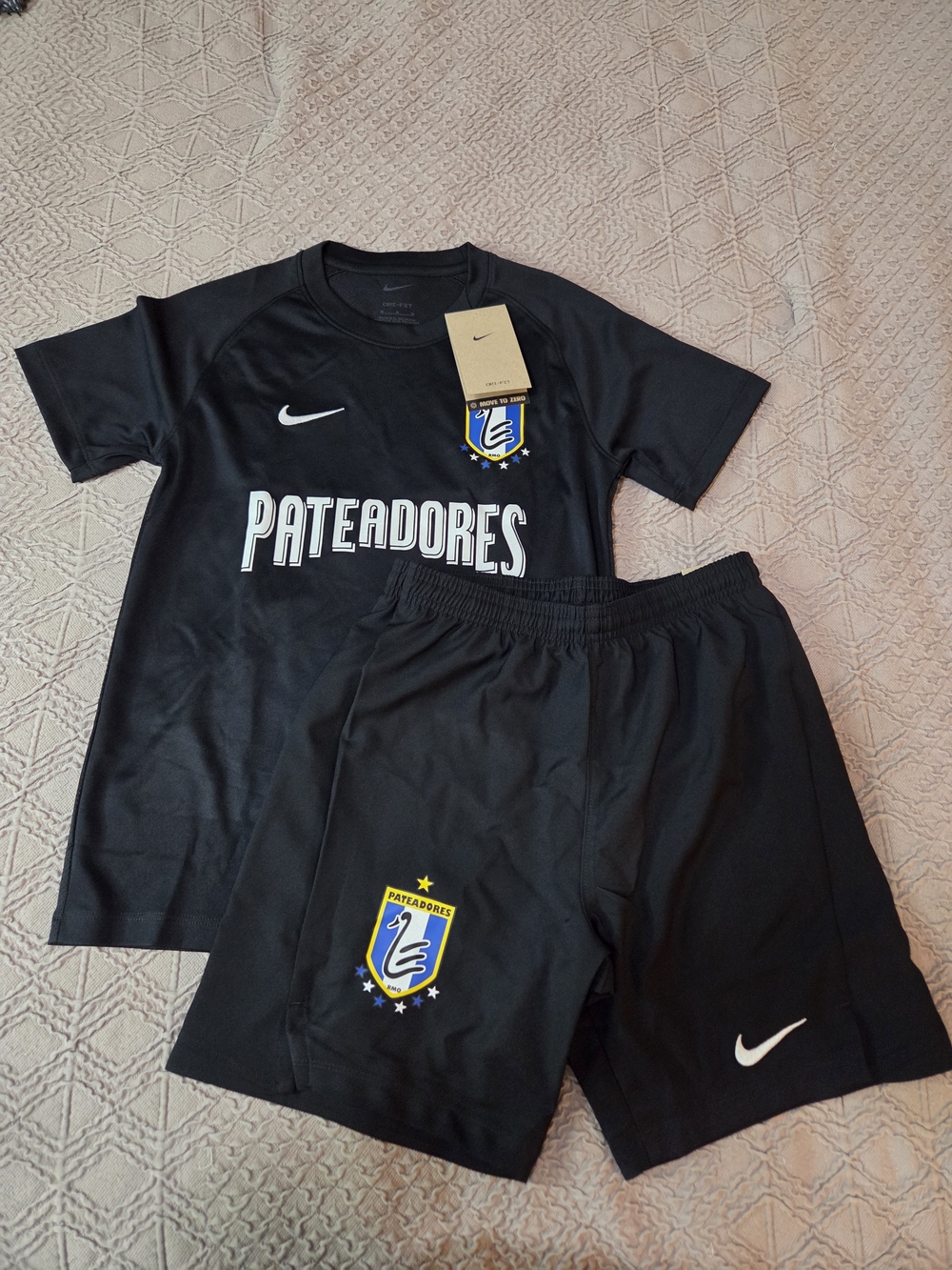 NWT Nike Pateadores Black, White And Blue Soccer Jersey & Shorts Set Youth M #24